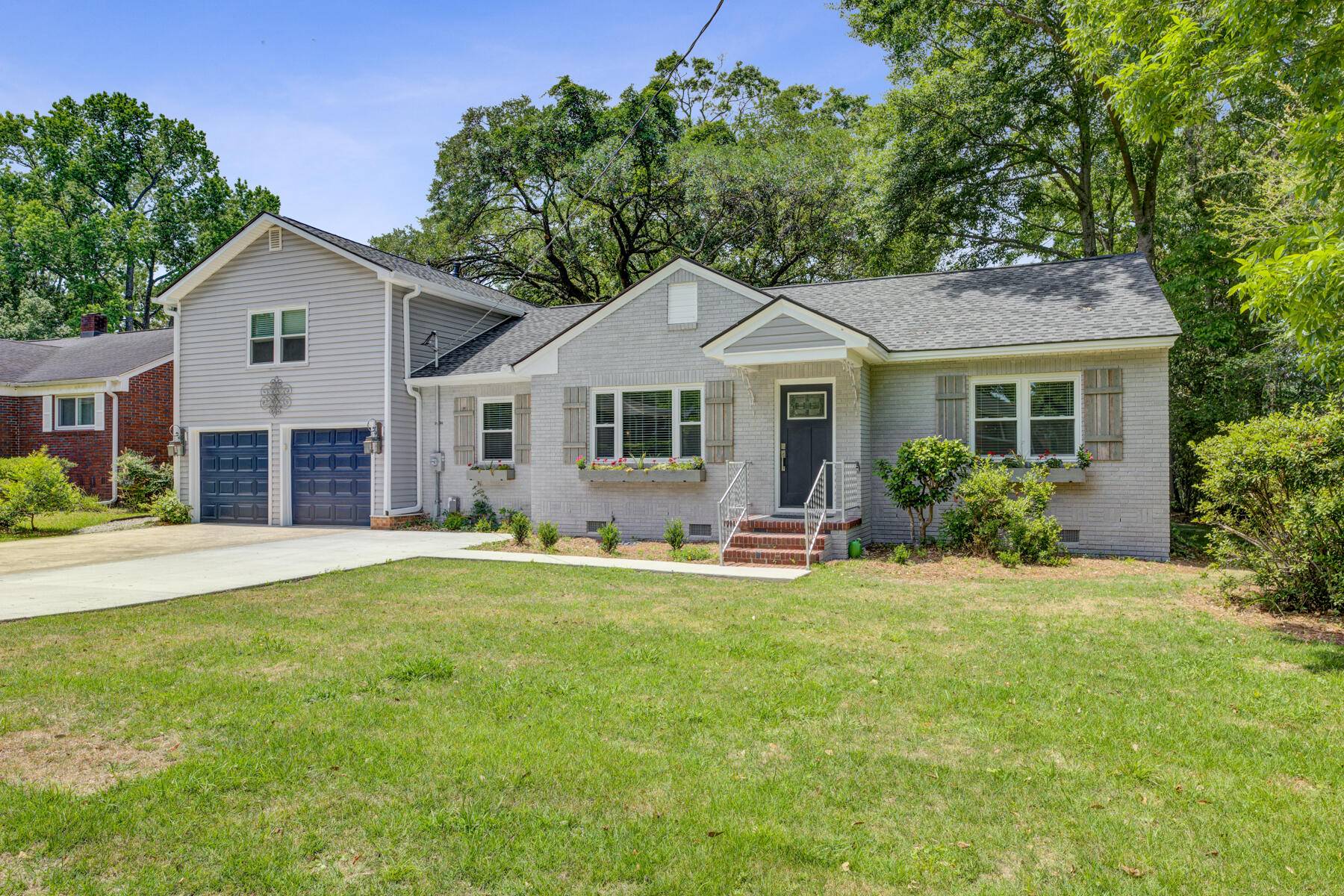 5043 Victoria Ave, North Charleston, SC 29405