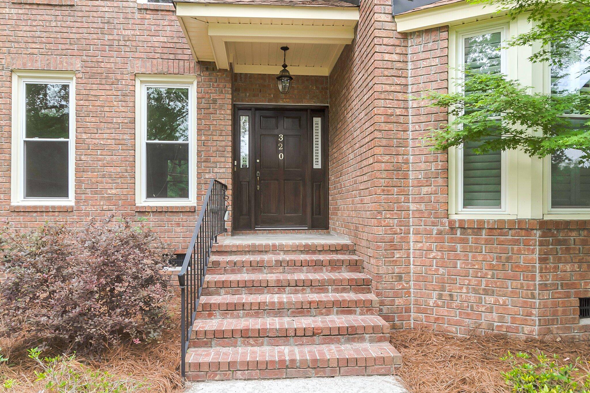 Summerville, SC 29485,320 Compton Xing