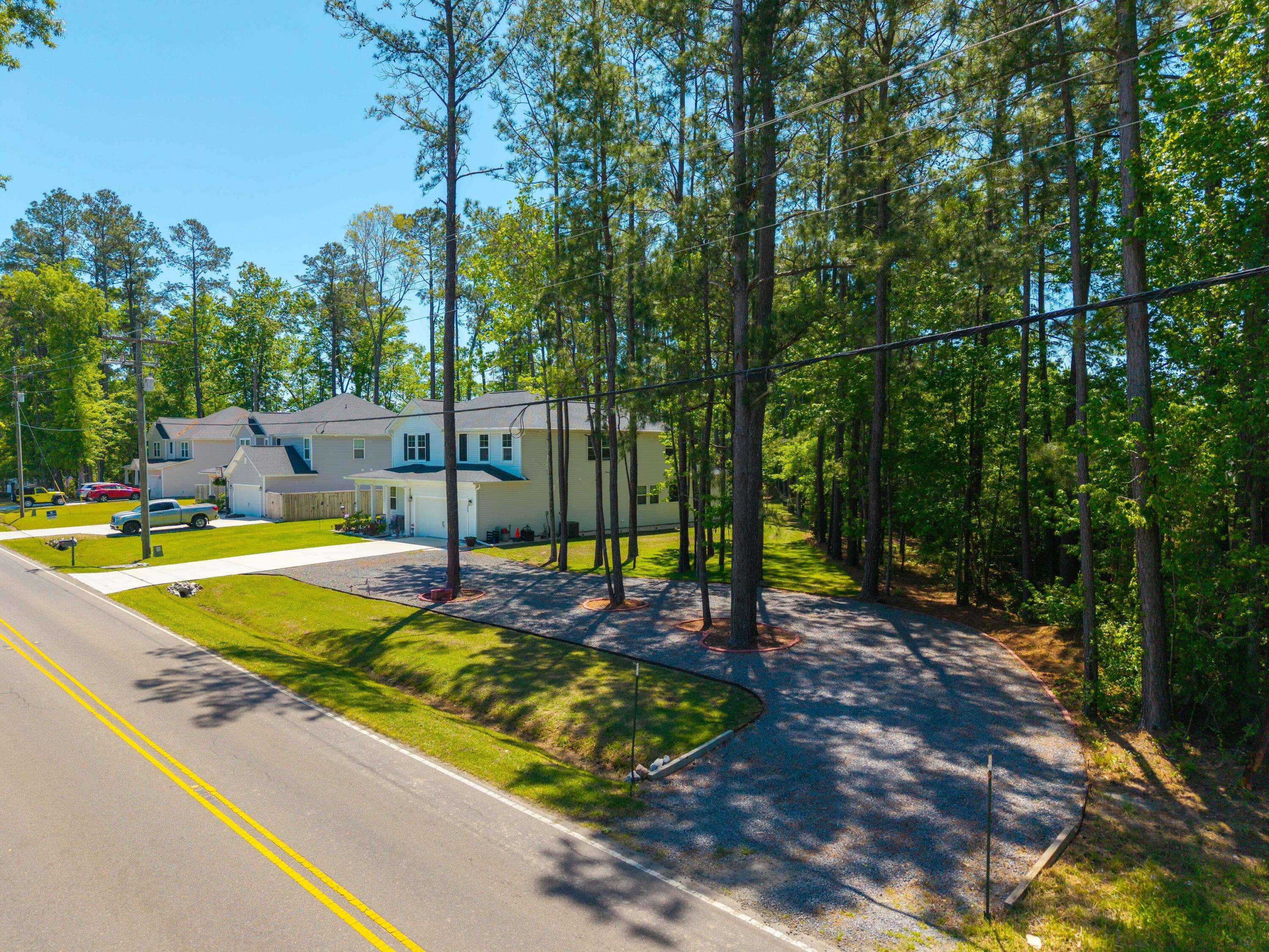Summerville, SC 29483,689 W Butternut Rd