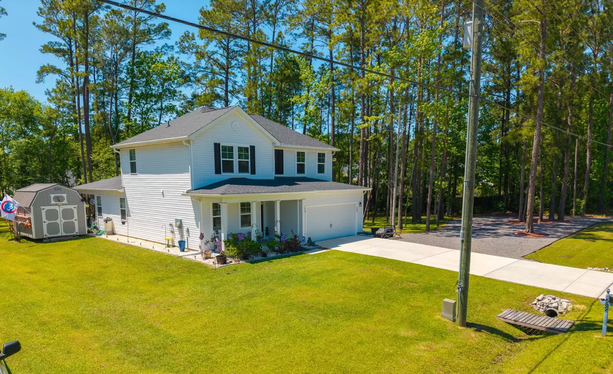 Summerville, SC 29483,689 W Butternut Rd