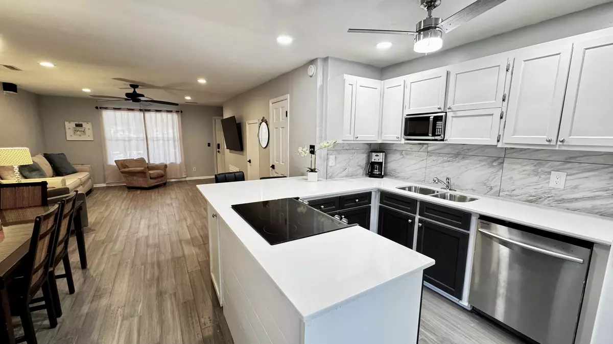 James Island, SC 29412,1192 Julian Clark Rd #11