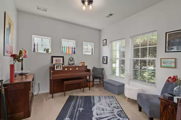 Summerville, SC 29485,216 Goldfinch Ln