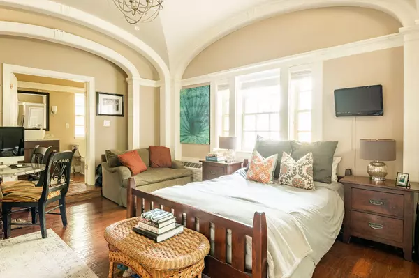 Charleston, SC 29403,12 Bee St #C