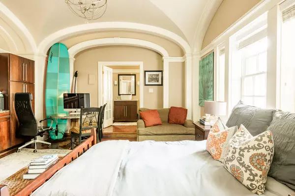 Charleston, SC 29403,12 Bee St #C