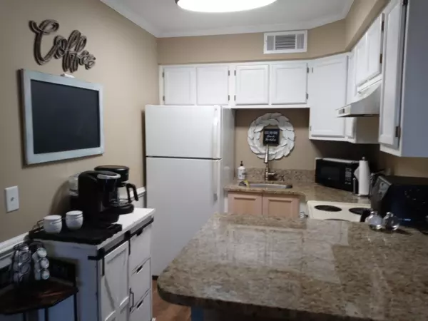 Manning, SC 29102,1205 Cypress Pointe #A205