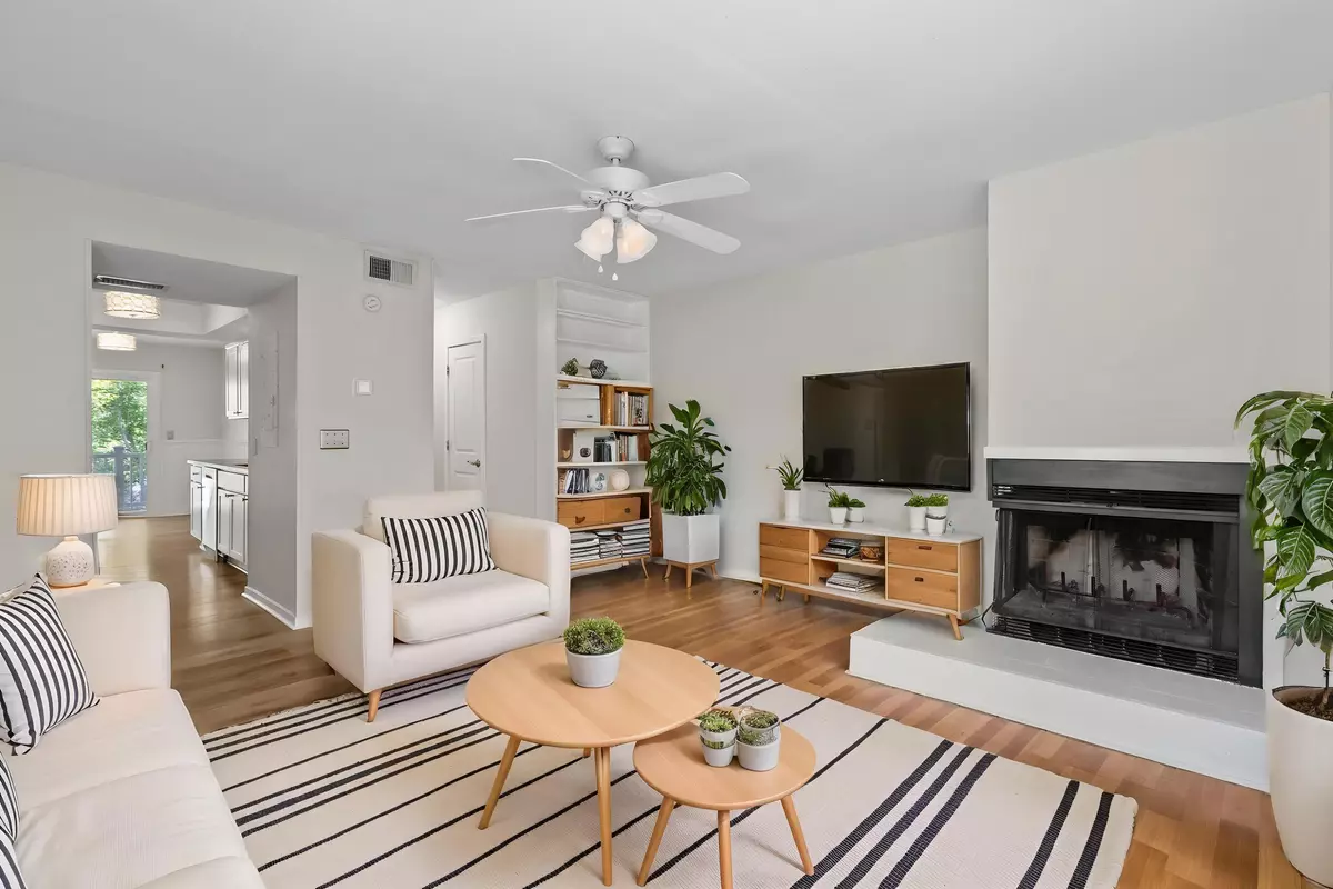 Charleston, SC 29414,2333 Tall Sail Dr #G 607