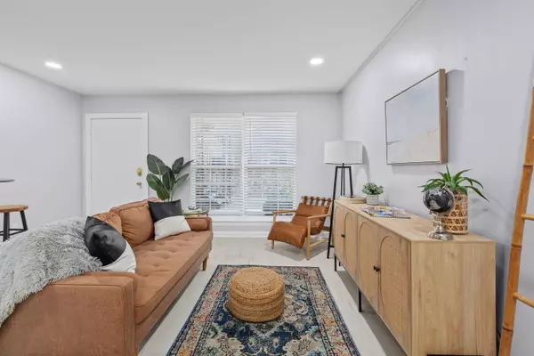 Charleston, SC 29407,867 Colony Dr #F92