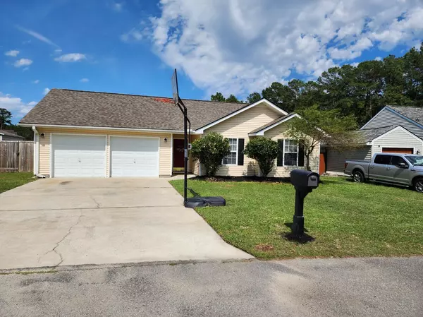 102 Jasimine Ct,  Summerville,  SC 29486