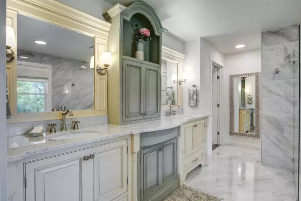Summerville, SC 29483,408 N Palmetto St