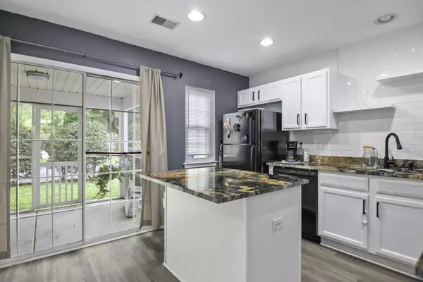 North Charleston, SC 29406,8096 Shadow Oak Dr Dr