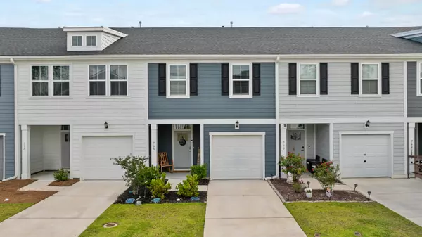 768 Trotters Ln, Moncks Corner, SC 29461