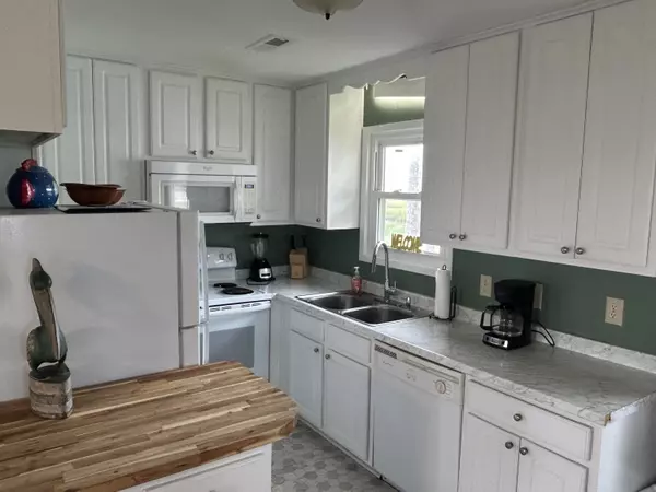 Folly Beach, SC 29439,1736 E Ashley Ave