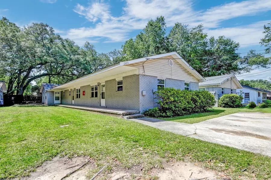 1523 N Avalon Cir, Charleston, SC 29407