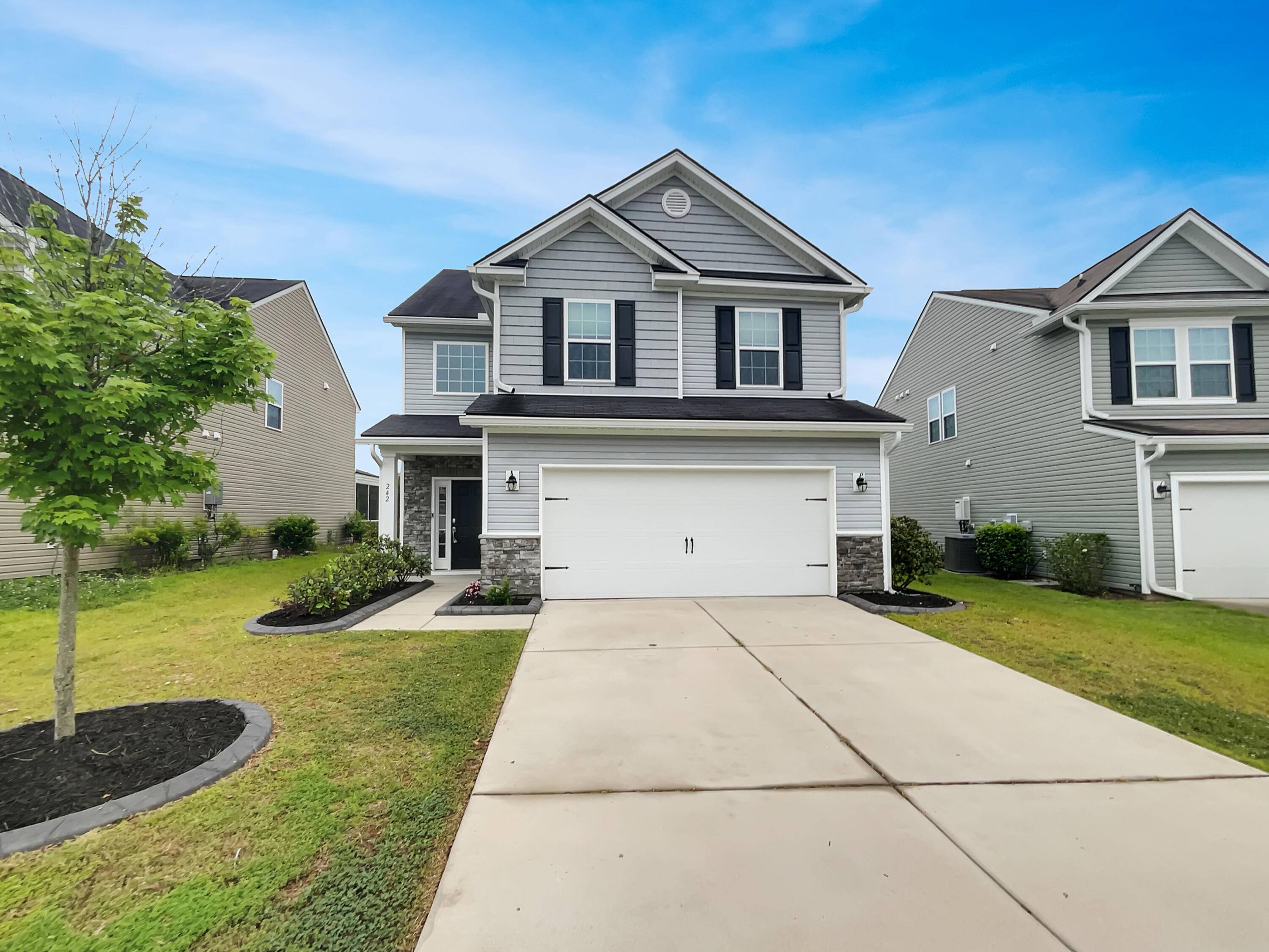 242 Daniels Creek Cir, Goose Creek, SC 29445