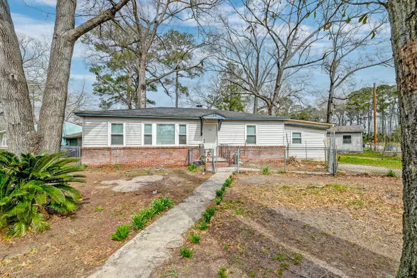 20 Stratton Dr, Charleston, SC 29420