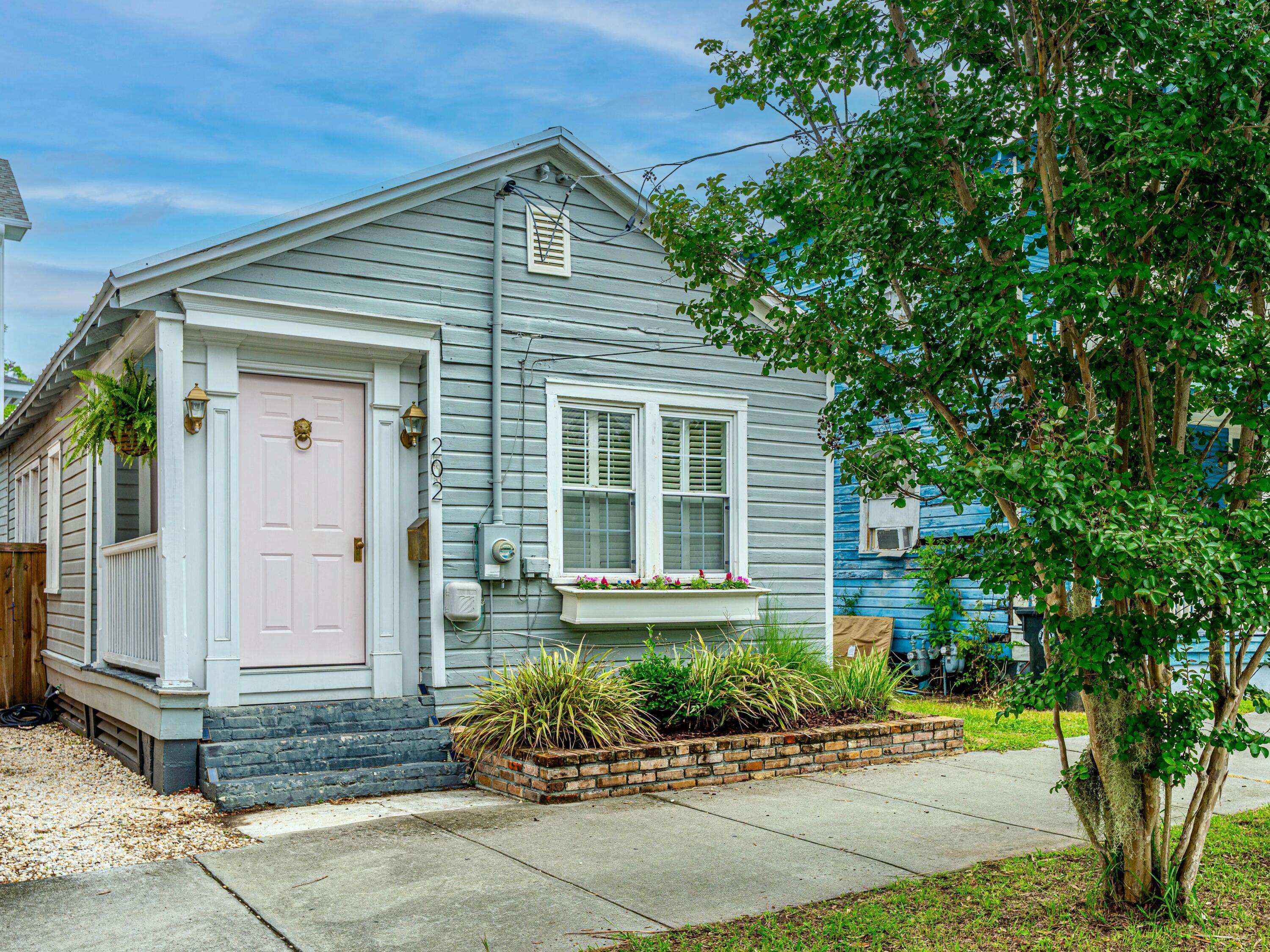 Charleston, SC 29403,202 Fishburne St