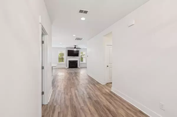 Summerville, SC 29483,206 Almond Ct