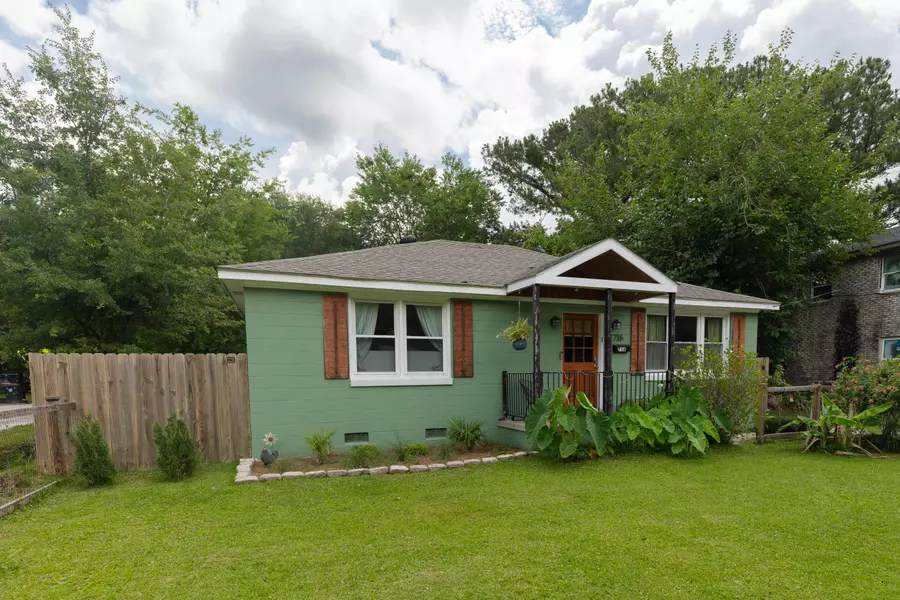 716 White Oak Dr, Charleston, SC 29407