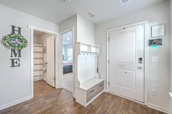 Summerville, SC 29485,163 Spencer Cir