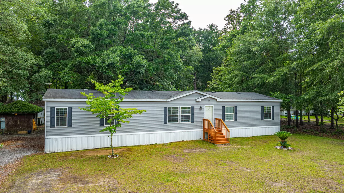 Bonneau, SC 29431,725 Hildebrand Dr
