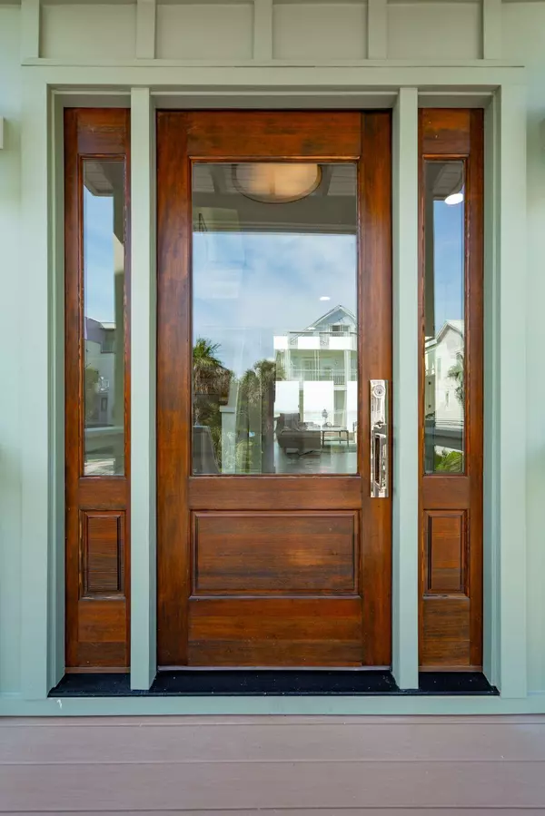 Folly Beach, SC 29439,313 E Arctic Ave