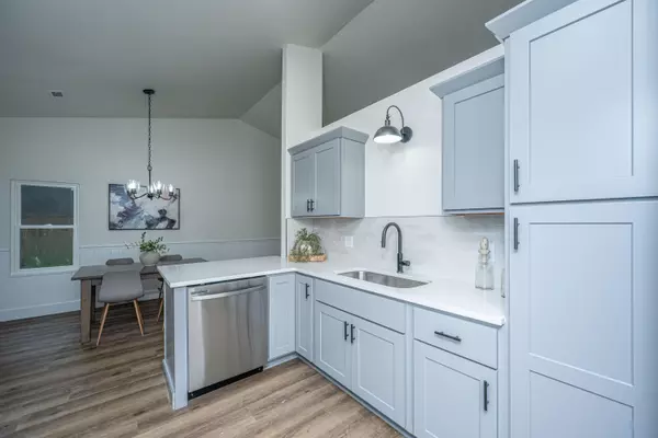 Summerville, SC 29485,105 Glebe Rd