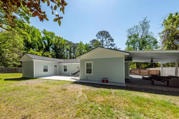 Mcclellanville, SC 29458,8562 N Highway 17