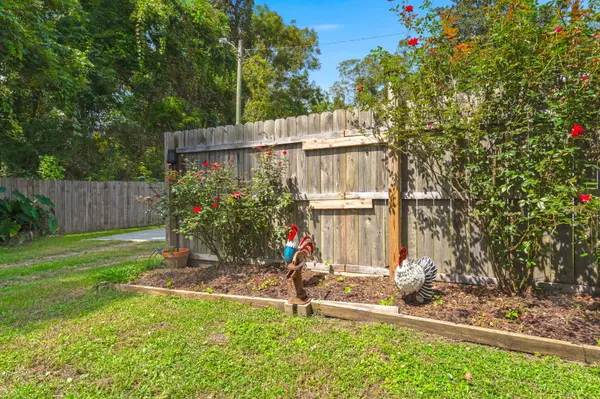 Mcclellanville, SC 29458,8562 N Highway 17