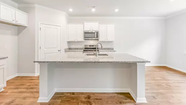 Summerville, SC 29485,214 Seele St
