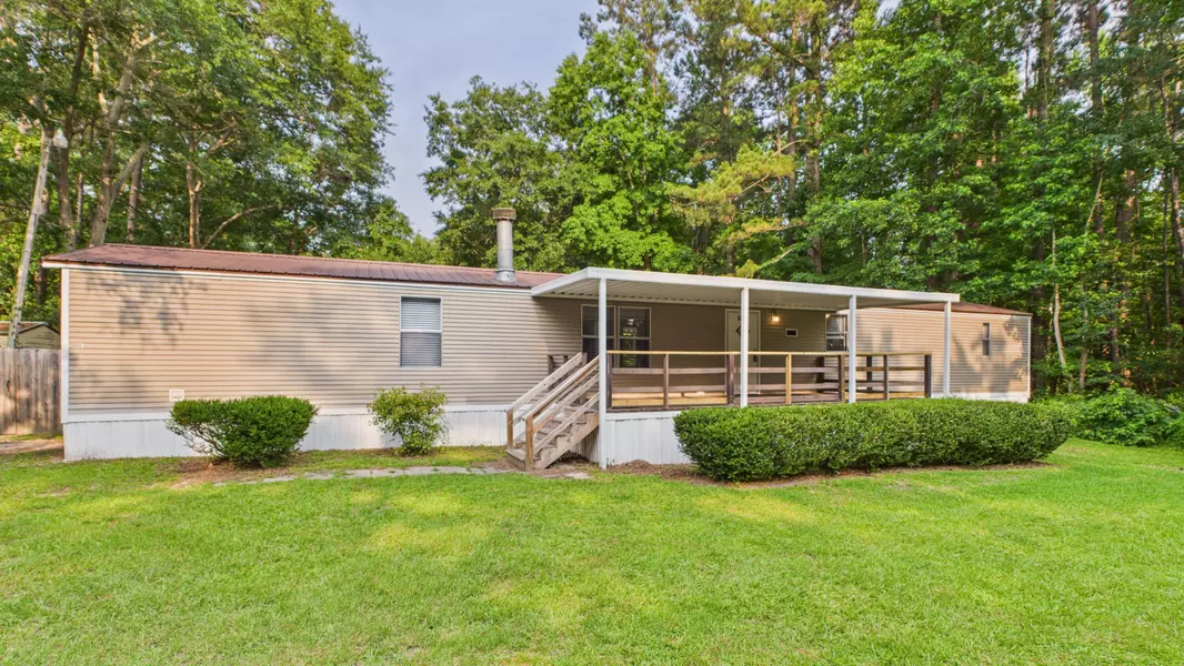 404 Butter Rd, Bonneau, SC 29431