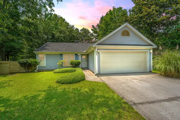 8507 William Moultrie Dr, North Charleston, SC 29420