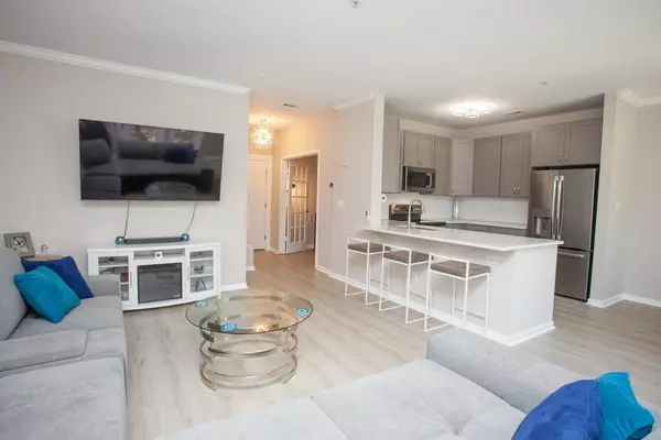 Charleston, SC 29492,130 River Landing Dr #8209