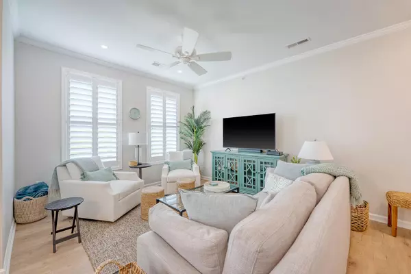 Charleston, SC 29492,260 Seven Farms Dr #306