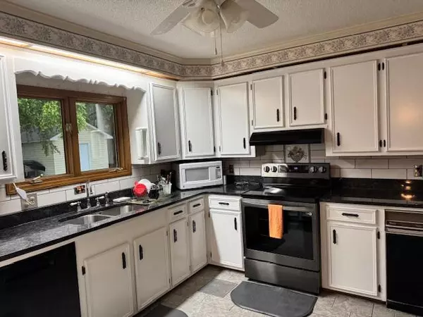 Manning, SC 29102,1682 Heritage Dr