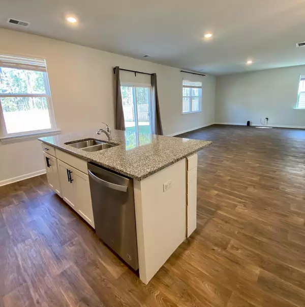 Summerville, SC 29486,332 Bering Ln
