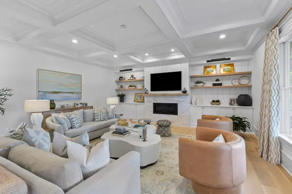 Daniel Island, SC 29492,27 Watroo Pt