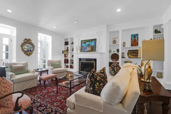 Charleston, SC 29401,8 & 8 1/2 Elliott St #8 & 8 1/2