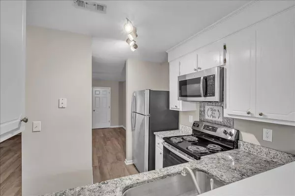 North Charleston, SC 29420,4054 Cedars Pkwy #C