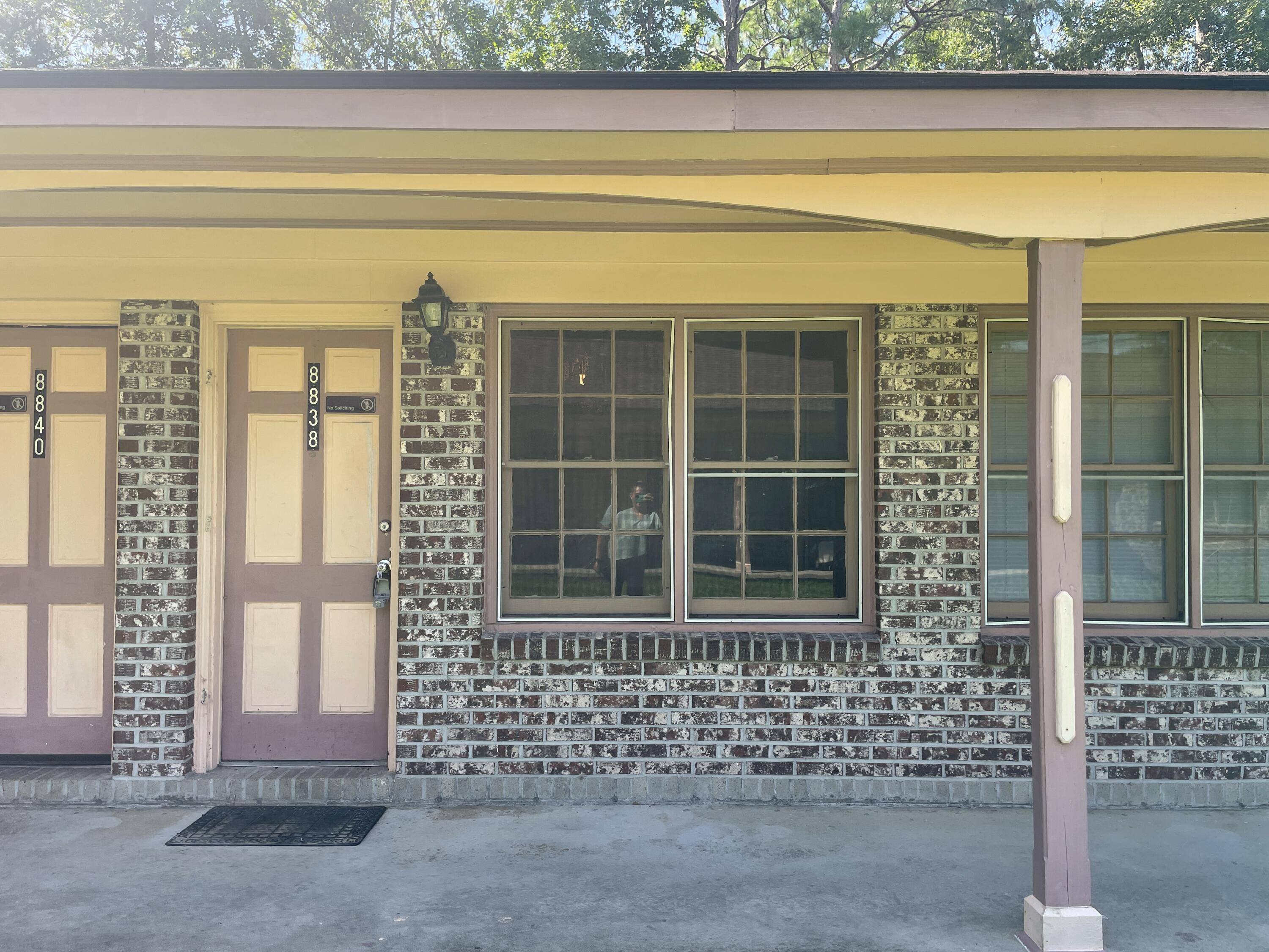 8836 Deerwood Dr, North Charleston, SC 29406
