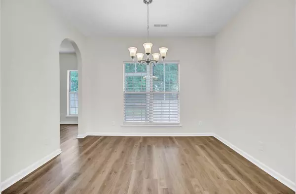 North Charleston, SC 29420,8420 Walsham St