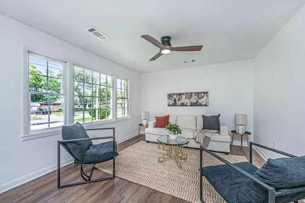 North Charleston, SC 29418,4233 Oakridge Dr