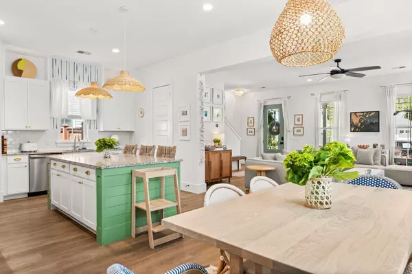 Summerville, SC 29486,383 Oak Park St