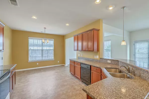 North Charleston, SC 29418,7675 High Maple Cir