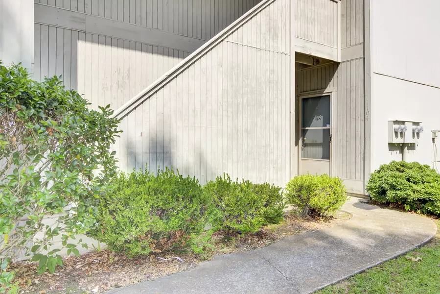 1104 Greenmeadow Dr, Goose Creek, SC 29445