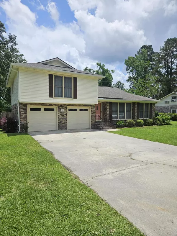 Summerville, SC 29485,101 Brittany Ct