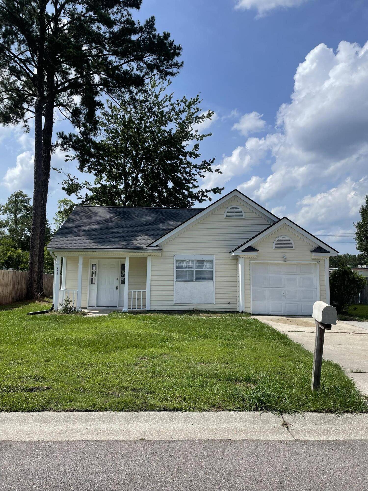 419 Courtland Dr, Summerville, SC 29486