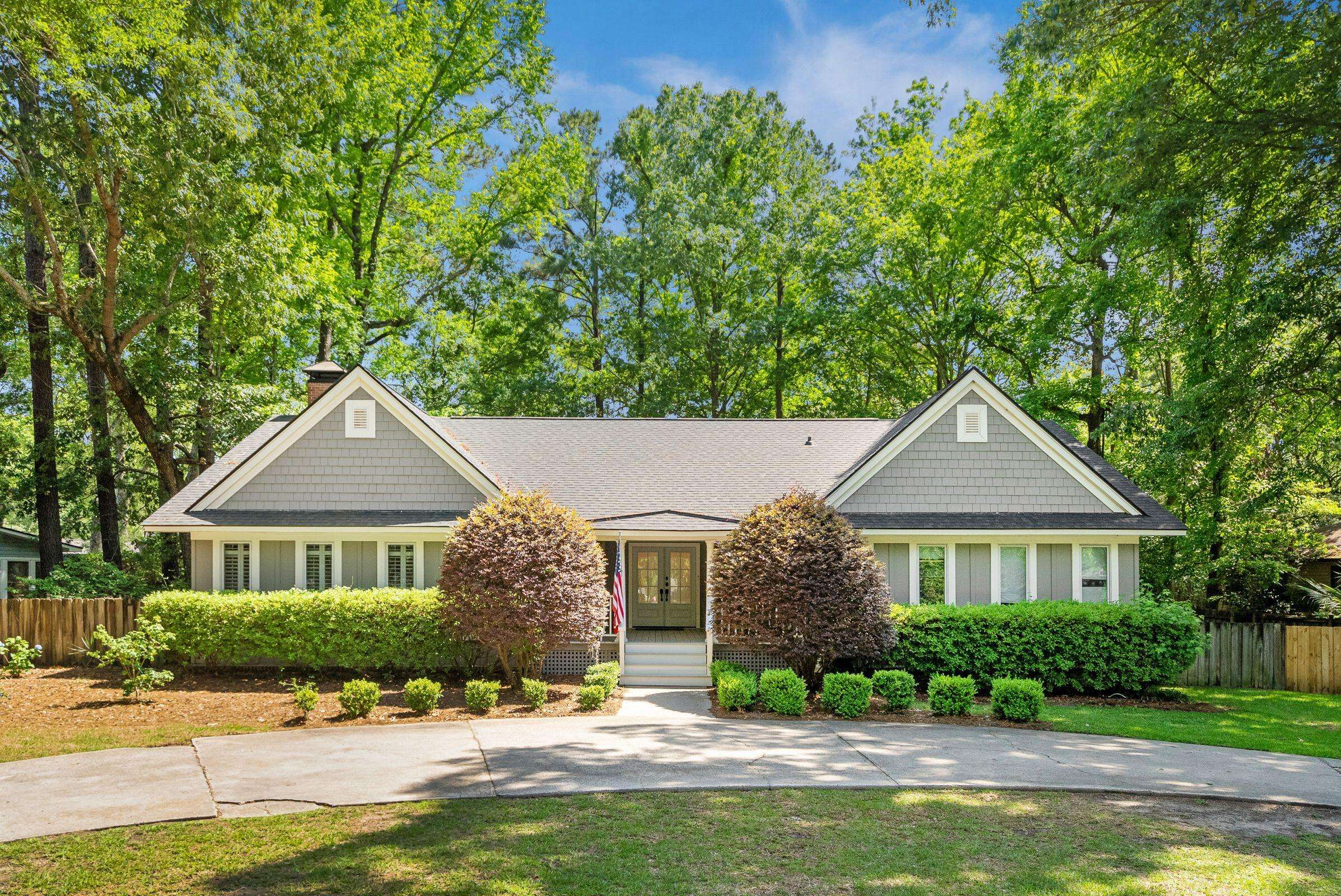 1061 Law Ln, Mount Pleasant, SC 29464