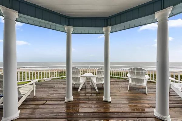 Edisto Island, SC 29438,3004 Point St