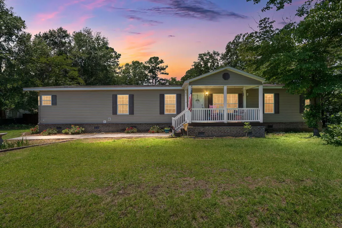 Bonneau, SC 29431,215 Hines Dr