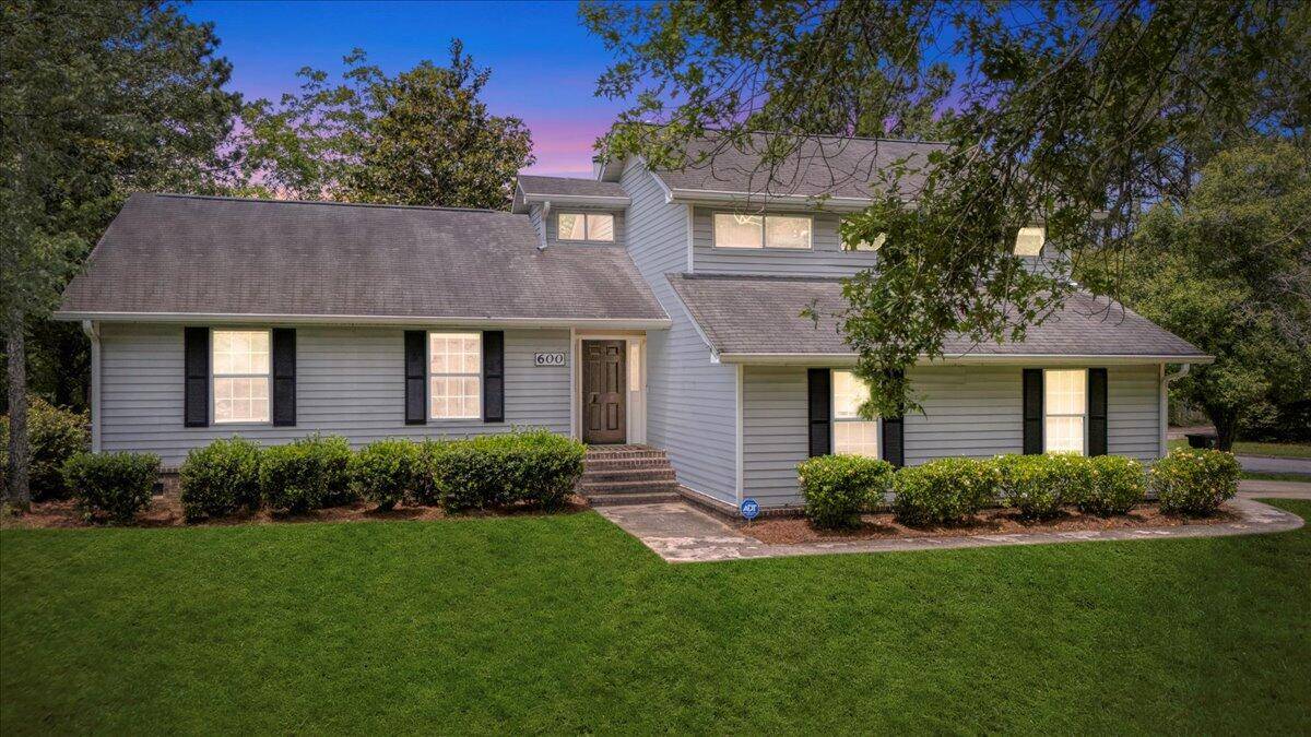 600 Dolphin Dr, Summerville, SC 29485